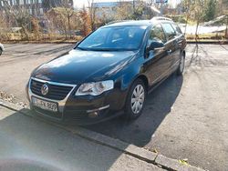 Schwarz Gebraucht 2010 VW Passat Sportline Kombi | 5.900 € (Teuer)