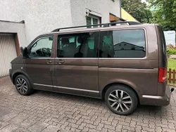 Braun Gebraucht 2013 VW T5 Highline Van | 28.000 € (Teuer)