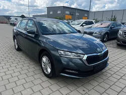 Grau Gebraucht 2021 Skoda Octavia Kombi | 14.599 € (Fairer Preis)