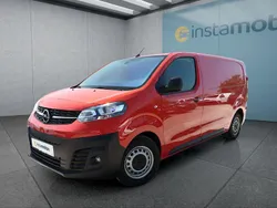 Rot Neu 2024 Opel Vivaro-e Combi Van | 26.799 €