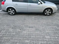 Grau Gebraucht 2004 Opel Signum Kombi | 1.800 € (Fairer Preis)