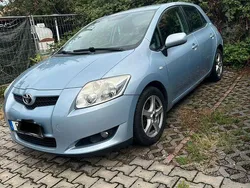 Blau Gebraucht 2009 Toyota Auris Limousine | 2.600 € (Guter Preis)