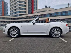 Weiß Gebraucht 2016 Fiat 124 Spider Cabrio | 14.000 € (Superpreis)