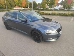 Grau Gebraucht 2016 Skoda Superb Kombi | 11.500 € (Fairer Preis)