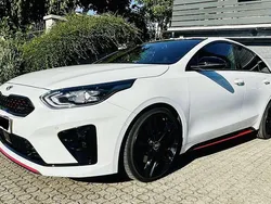 Weiß Gebraucht 2020 Kia ProCeed GT Kleinwagen | 21.700 € (Fairer Preis)