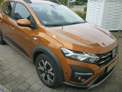Orange Gebraucht 2022 Dacia Sandero Comfort Kleinwagen | 15.500 € (Fairer Preis)