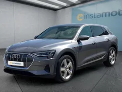 Grau Gebraucht 2022 Audi e-tron SUV | 30.849 € (Fairer Preis)