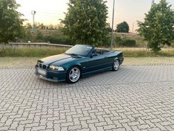 Grün Gebraucht 1997 BMW 318 Cabriolet M Sport Cabrio | 6.500 €