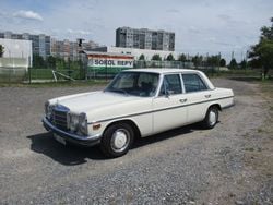 Weiß Gebraucht 1972 Mercedes W114 Limousine | 19.990 €