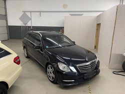 Schwarz Gebraucht 2011 Mercedes E500 AMG Kombi | 10.900 € (Superpreis)