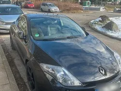 Schwarz Gebraucht 2012 Renault Laguna Coupé Coupé | 7.400 € (Fairer Preis)