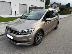 Beige Gebraucht 2019 VW Touran Sound Van / Kleinbus | 24.444 € (Fairer Preis)