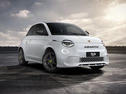 Weiß Neu 2025 Abarth 500e Kleinwagen | 37.990 €