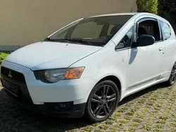 Weiß Gebraucht 2010 Mitsubishi Colt Kleinwagen | 2.450 € (Fairer Preis)
