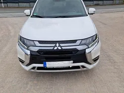 Weiß Gebraucht 2019 Mitsubishi Outlander P-HEV Plus SUV | 14.500 € (Guter Preis)