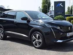 Schwarz Gebraucht 2023 Peugeot 5008 Allure Van / Kleinbus | 23.890 € (Fairer Preis)