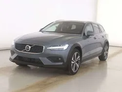 Thunder grey / metallic Gebraucht 2024 Volvo V60 CC Ultimate Kombi | 45.890 € (Superpreis)