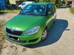 Grün Gebraucht 2011 Skoda Fabia Elegance Kleinwagen | 4.200 € (Fairer Preis)