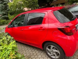 Schwarz Gebraucht 2015 Toyota Yaris Club Kleinwagen | 7.199 € (Guter Preis)