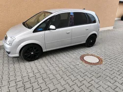 Silber Gebraucht 2010 Opel Meriva Van / Kleinbus | 4.750 € (Fairer Preis)