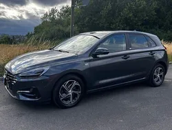 Grau Gebraucht 2021 Hyundai i30 Intro Edition Limousine | 16.500 € (Guter Preis)