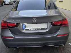 Grau Gebraucht 2024 Mercedes A250 Limousine | 27.000 € (Guter Preis)