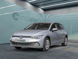 Silber Gebraucht 2024 VW Golf VIII Life Limousine | 25.870 € (Fairer Preis)