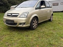 Gold Gebraucht 2010 Opel Meriva Van / Kleinbus | 2.399 € (Guter Preis)