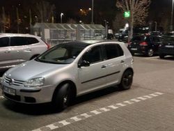 Silber Gebraucht 2004 VW Golf V Limousine | 5.299 € (Etwas zu teuer)