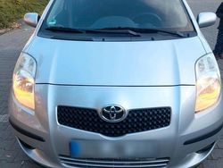 Silber Gebraucht 2006 Toyota Yaris Sol Limousine | 3.150 € (Fairer Preis)