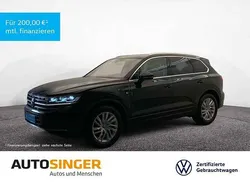 Grenadillschwarz metallic Gebraucht 2024 VW Touareg Elegance SUV | 58.680 € (Guter Preis)