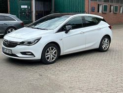 Weiß Gebraucht 2019 Opel Astra Dynamic Limousine | 10.500 € (Fairer Preis)