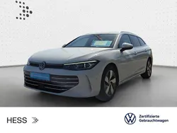 Pure white Gebraucht 2024 VW Passat Elegance Kombi | 35.249 € (Superpreis)