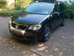 Schwarz Gebraucht 2007 VW Touran Van / Kleinbus | 3.500 € (Fairer Preis)