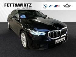 Saphirschwarz Gebraucht 2024 BMW 520 Comfort Edition Limousine | 48.784 € (Superpreis)