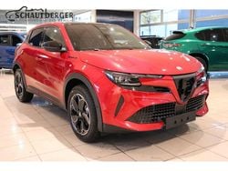 Rot Neu 2025 Alfa Romeo GT Junior Edizione Speciale SUV | 36.990 € (Teuer)