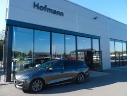 Grau (magneticgrau (metallic)) Gebraucht 2024 Ford Focus ST-Line Kombi | 23.950 € (Superpreis)
