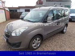 Grau Gebraucht 2012 Opel Combo Edition Van / Kleinbus | 8.950 € (Teuer)
