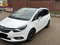 Weiß Gebraucht 2016 Opel Zafira Business Edition Van / Kleinbus | 10.700 € (Fairer Preis)