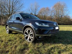 Blau Gebraucht 2017 VW Touareg Exclusive SUV | 26.920 € (Fairer Preis)