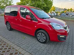 Rot Gebraucht 2017 Peugeot Partner Active Van / Kleinbus | 9.350 € (Fairer Preis)