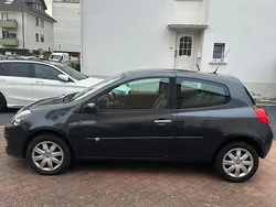 Schwarz Gebraucht 2007 Renault Clio II Limousine | 1.850 € (Fairer Preis)