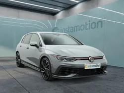 Grau Gebraucht 2023 VW Golf VIII GTI Limousine | 35.248 € (Etwas zu teuer)