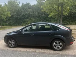 Grau Gebraucht 2009 Ford Focus Limousine | 1.300 € (Superpreis)