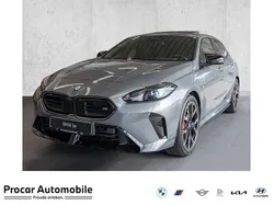 Grau Neu 2025 BMW M135 Performance Kleinwagen | 59.900 € (Etwas zu teuer)