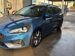 Blau Gebraucht 2021 Ford Focus ST Kombi | 24.350 € (Guter Preis)