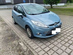 Grau Gebraucht 2009 Ford Fiesta Limousine | 1.450 €