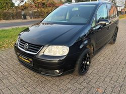 Schwarz Gebraucht 2006 VW Touran Highline Van / Kleinbus | 3.800 € (Fairer Preis)