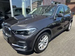 Sophistograu brillanteffekt me Gebraucht 2021 BMW X5 Sport Line SUV | 33.320 € (Superpreis)