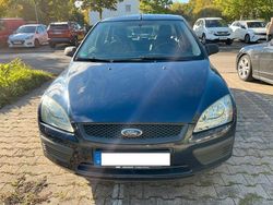 Blau Gebraucht 2006 Ford Focus Trend Limousine | 2.250 € (Guter Preis)